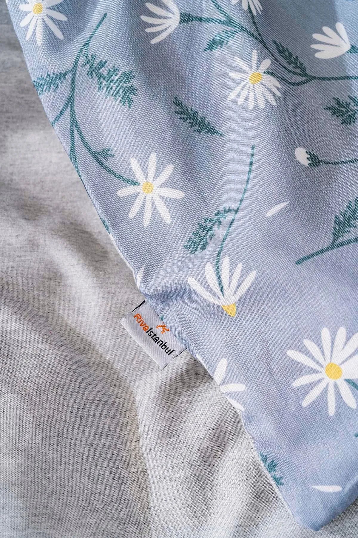 Gray Daisies Polycotton Double Size Duvet Cover Set, Zipper, 200×215 cm, 3-Piece