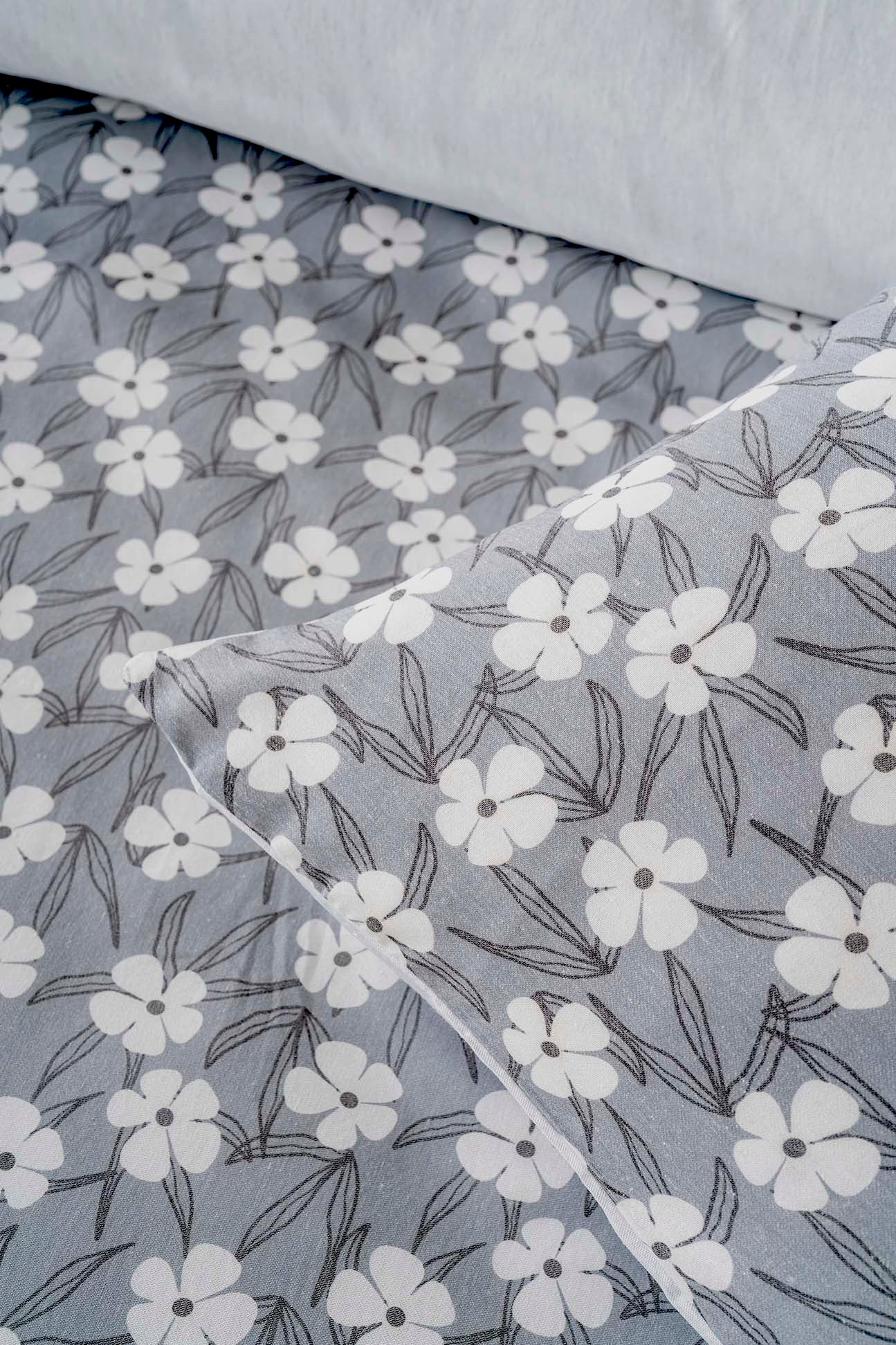 Henna Grey Polycotton Double Size Duvet Cover Set, Zipper, 200×215 cm, 3-Piece